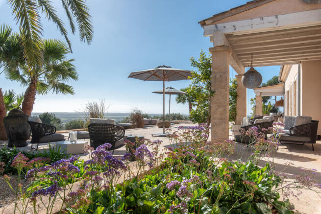 Spectacular terrace wit views to Cabrera