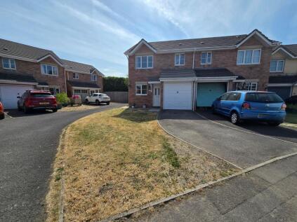 Llys Eglwys, Bridgend, CF31