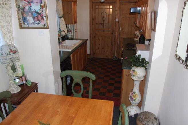 Breakfast/kitchen