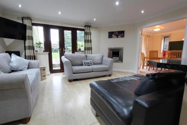 4 bed Detached for sale Image 10