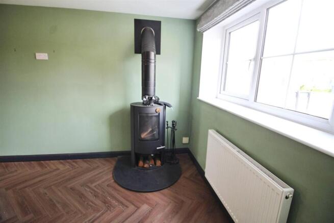 4 bed Detached to rent Image 7