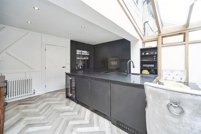 2 bed Semi-Detached for sale Image 7