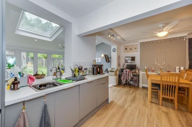 3 bed Terraced for sale Image 9