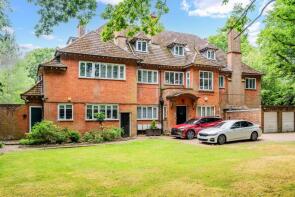 Flat 4, Oakdene, The Glade, Tadworth KT20 6LL
