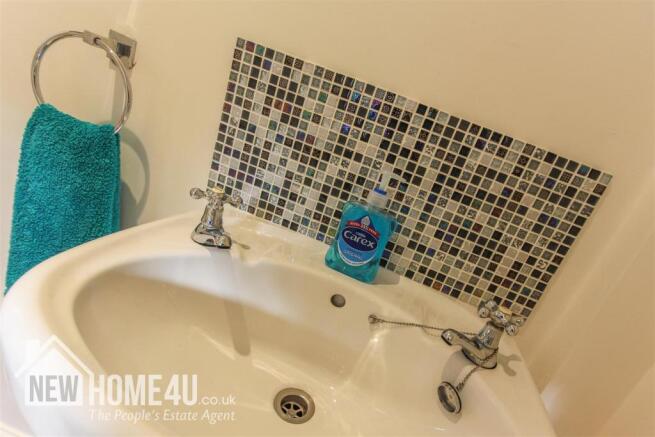 DOWNSTAIRS TOILET: