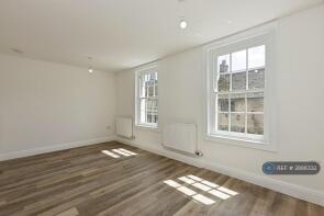 1, Kestrel House, High Street, Lechlade GL7 3AE