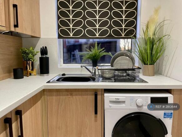 1 bed House Share to rent Image 5