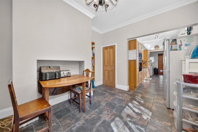 5 bed Detached for sale Image 5