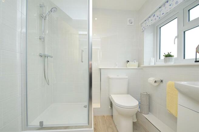 resizedShowerRoom1b.jpg