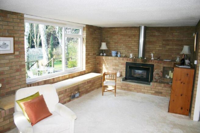 SUPERB REAR LOUNGE