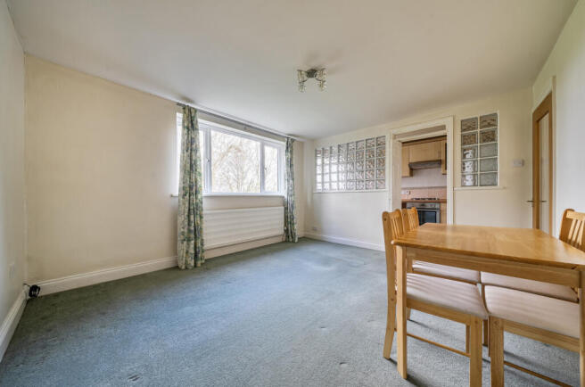 1438985-11-69ce32...