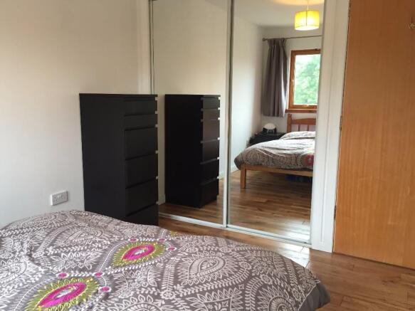 Alt Bedroom 1