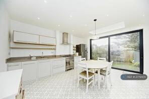 2b, Durnsford Avenue, London SW19 8BH