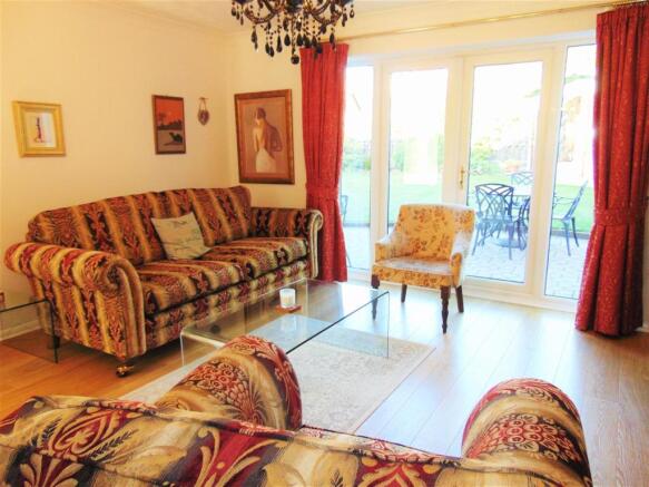 Living Room 1a.JPG