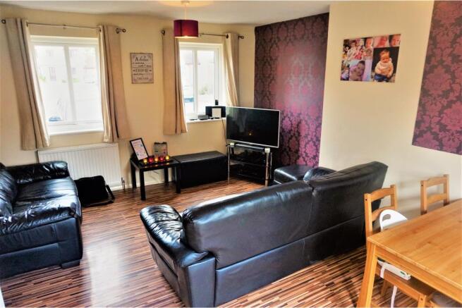 Lounge/Dining Room
