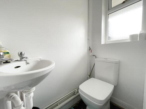 Cloakroom/wc