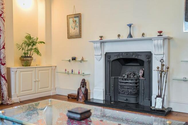5 bed Semi-Detached for sale Image 10