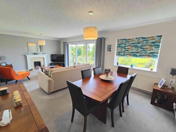 4 bed Semi-Detached for sale Image 7