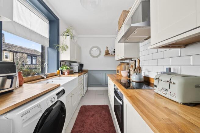 3 bed Terraced for sale Image 4