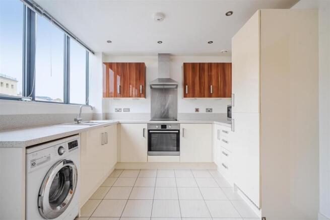 Kitchen 2.jpg
