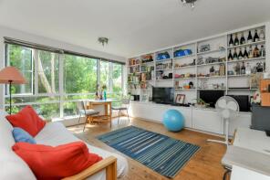 Flat 2, 8 Drakecroft, Queen Elizabeths Walk, Hackney, London N16 0HY