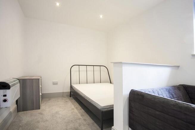 1 bed House Share to rent Image 4