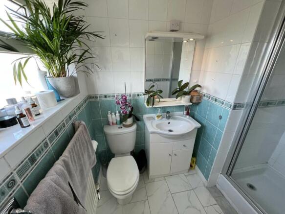 EN SUITE
