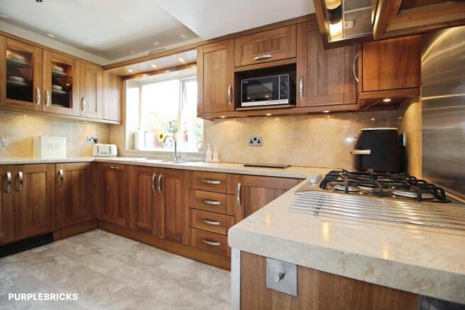 3 bed Semi-Detached for sale Image 6