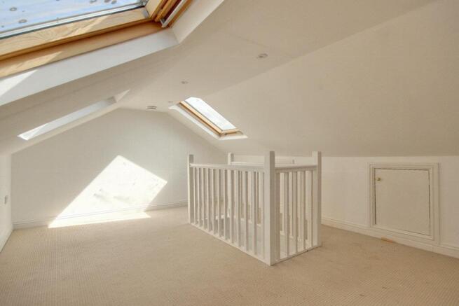 3 bed House to rent Image 5