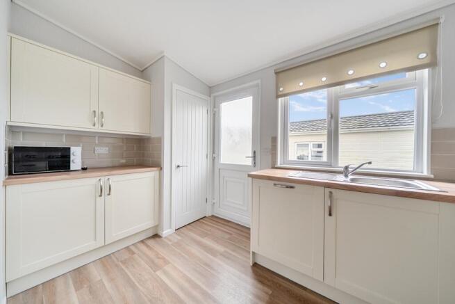 2 bed Park Home for sale Image 10