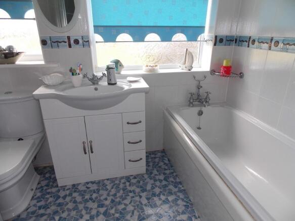 Bath/shower rm/wc