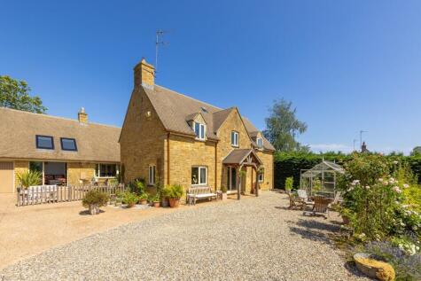 Chestnut Tree House Brook End, Chadlington, OX7 3NF