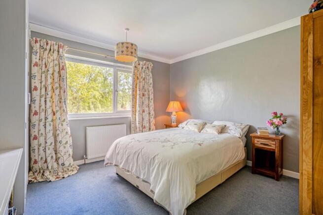 4 bed Detached for sale Image 12