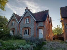 2, Beaulieu Cottages, High Street, Winchester SO21 1RF