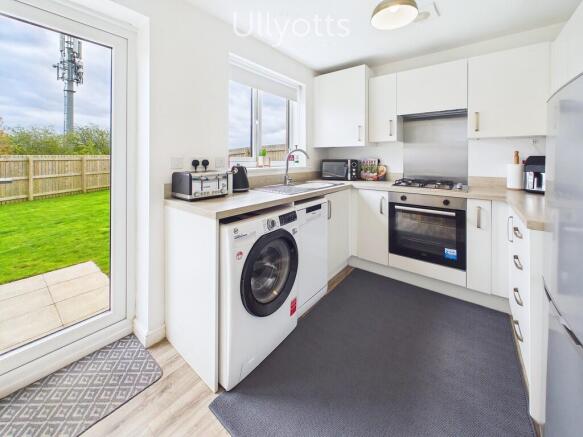 2 bed Semi-Detached for sale Image 5