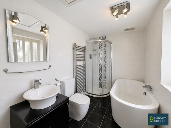 4 bed Detached for sale Image 11