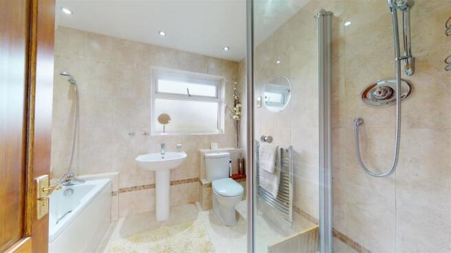 FAMILY BATHROOM