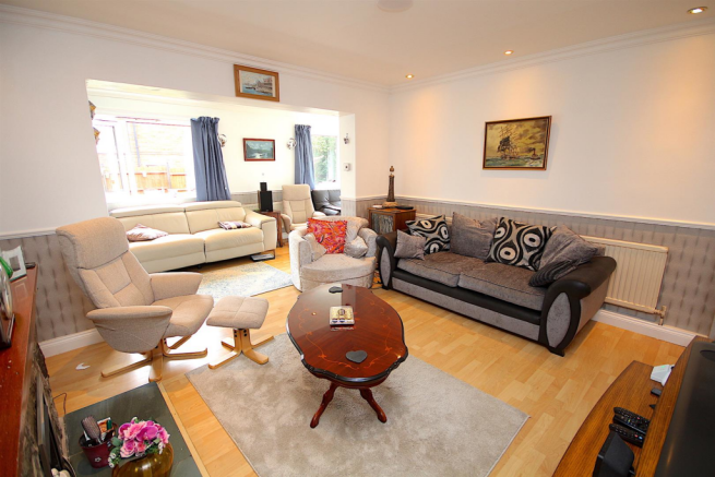 Enlarged Lounge