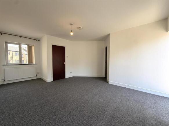 2 bed Terraced to rent Image 8