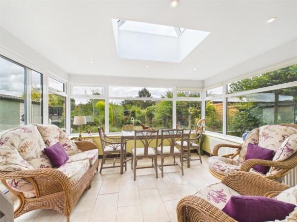 116, Hunt Road, Christchurch, Dorset, BH23 photo 4