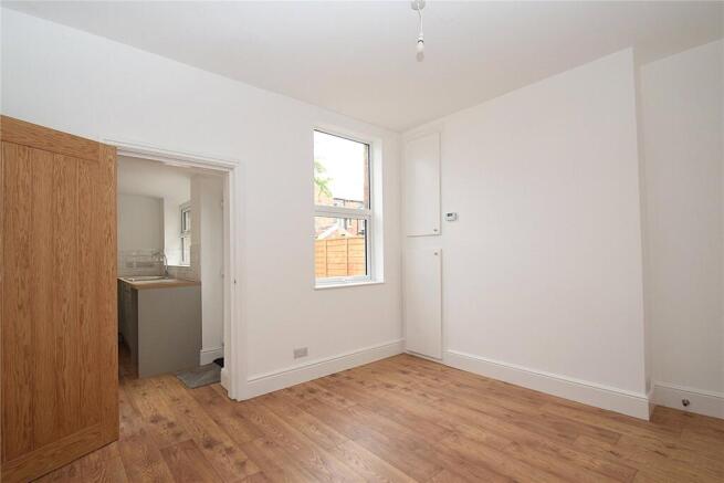 3 bed Terraced to rent Image 4