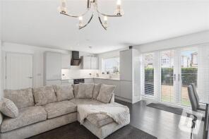 Flat 1, 151 Three Oaks Court, Balgores Lane, Romford RM2 6BT