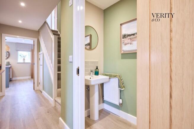 4 bed Detached for sale Image 8