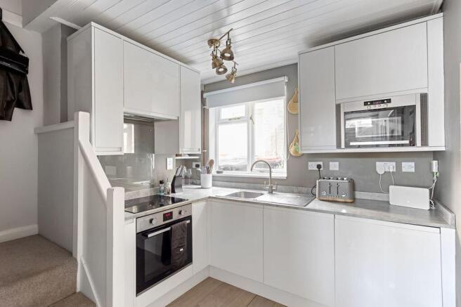 3 bed Terraced for sale Image 4