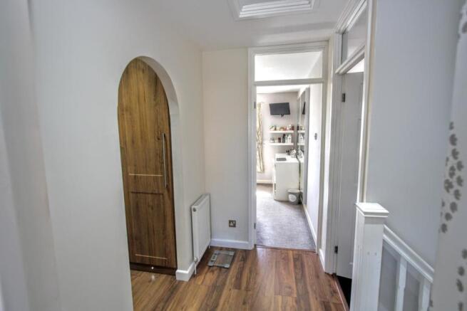 FIRST FLOOR LANDING