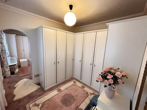DRESSING ROOM