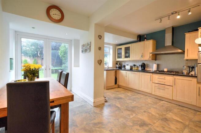 KITCHEN DINER