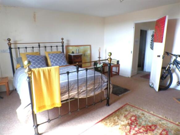 Bedroom 2.JPG