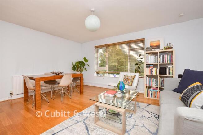 Lounge / Dining Room