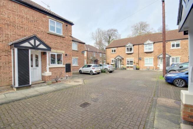 2 bed Retirement Property for sale Image 11